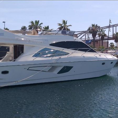 Yacht In Barcelona Hotel Sant Adria de Besos Kültér fotó