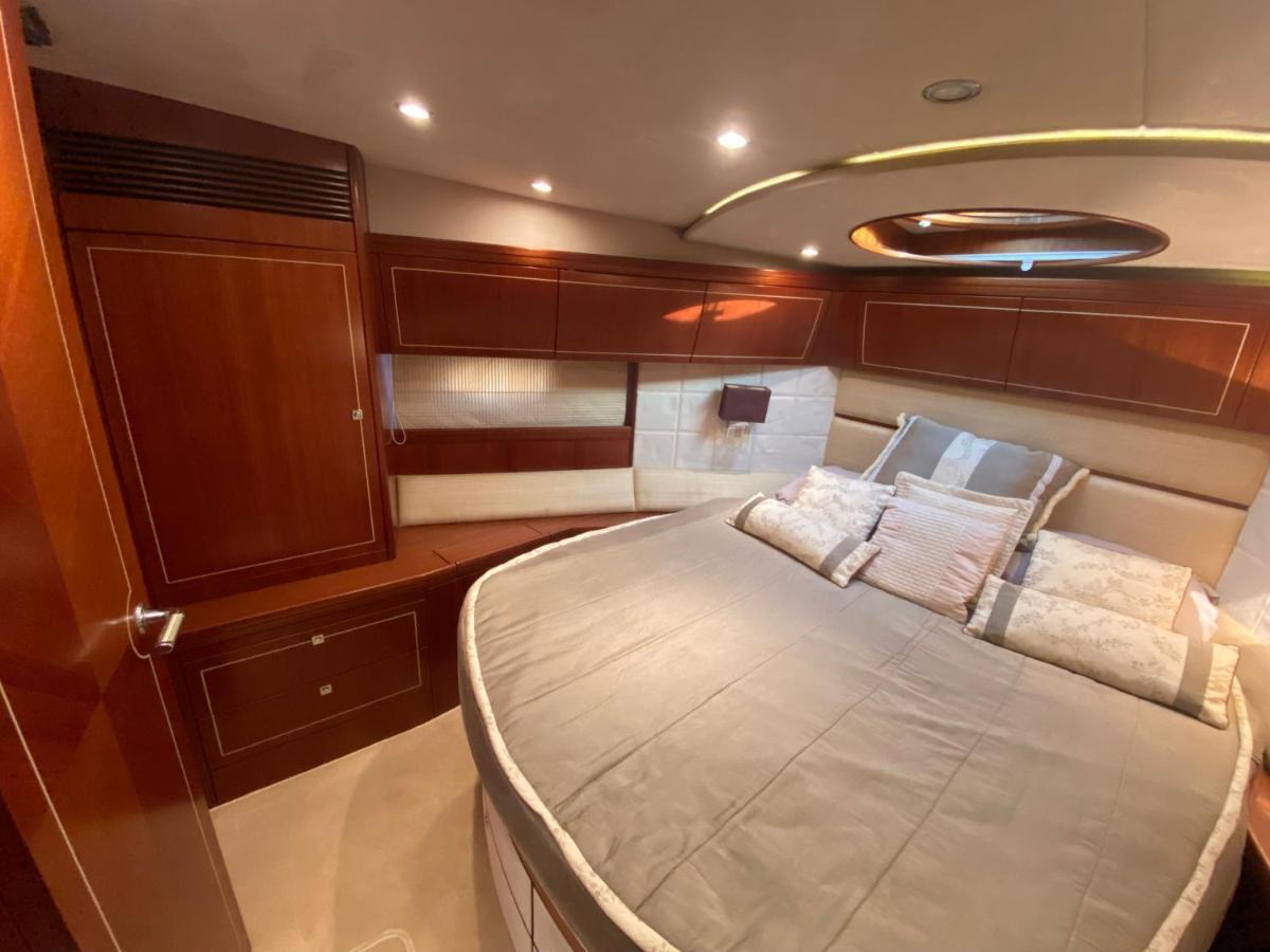 Yacht In Barcelona Hotel Sant Adria de Besos Kültér fotó
