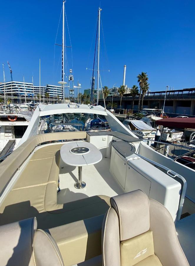 Yacht In Barcelona Hotel Sant Adria de Besos Kültér fotó
